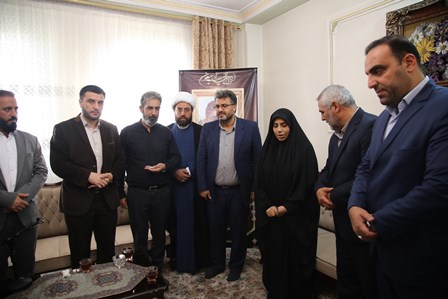 بازدید از خانواده اسلامشهری که با اهدا اعضای فرزند خود جان چندین نفر را نجات داده است