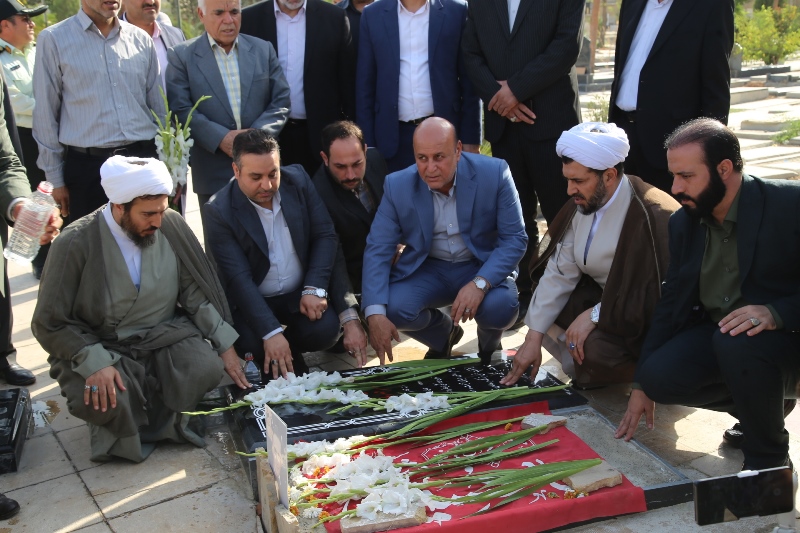 برگزاری مراسم غبارروبی و عطرافشانی بارگاه ملکوتی شهدای آستان امامزاده عقیل همزمان با هفته دولت