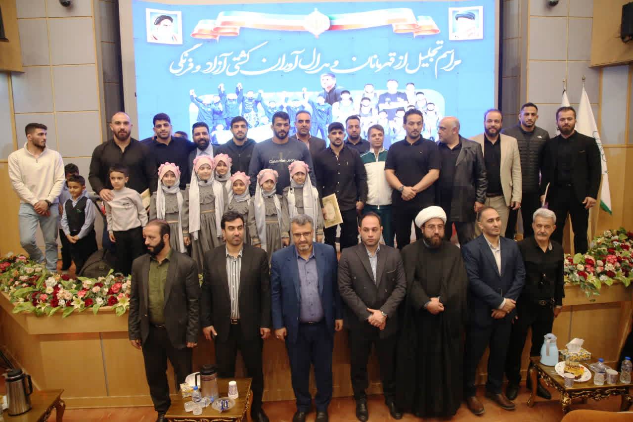تجلیل از قهرمانان کشتی آزاد و فرنگی کشور در شهرداری اسلامشهر