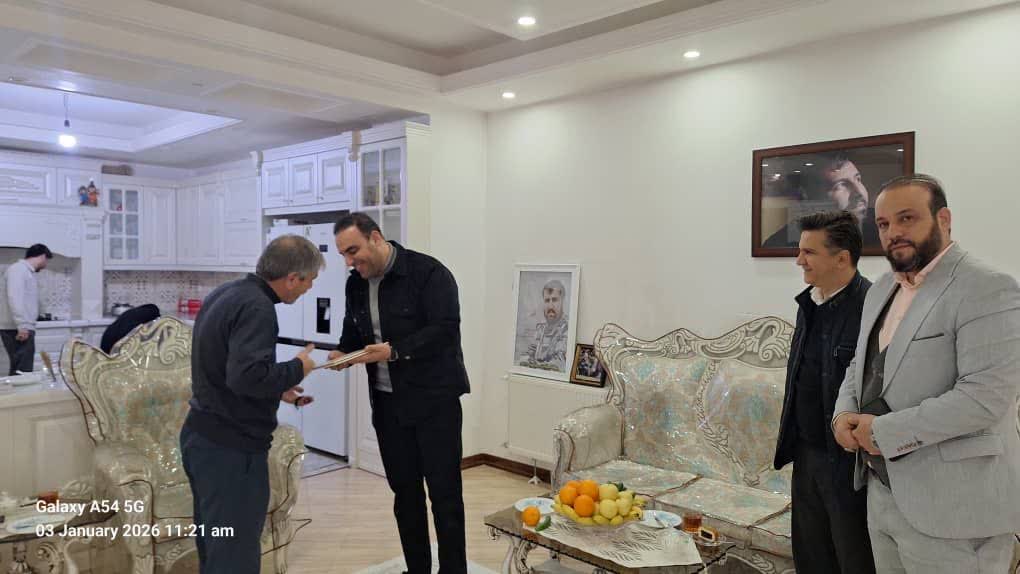 دیدار دکتر محسن حمیدی با پدران معظم شهیدان والا مقام شفیعی و بختیاری