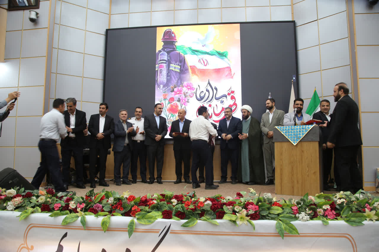 برگزاری مراسم گرامیداشت روز آتش نشانی و ایمنی در شهرداری اسلامشهر